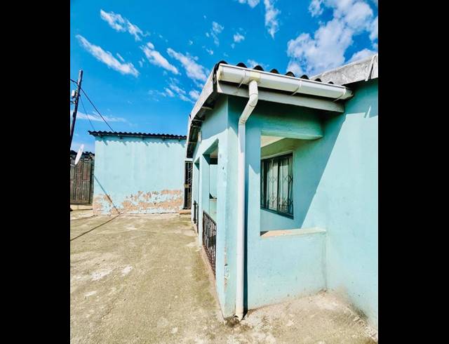 4 BEDROOM HOUSE FOR SALE IN FOLWENI